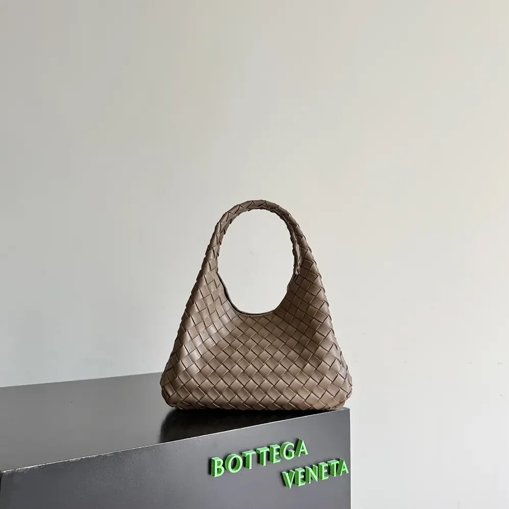 Bottega Veneta Small Campana for Women in Chocolate