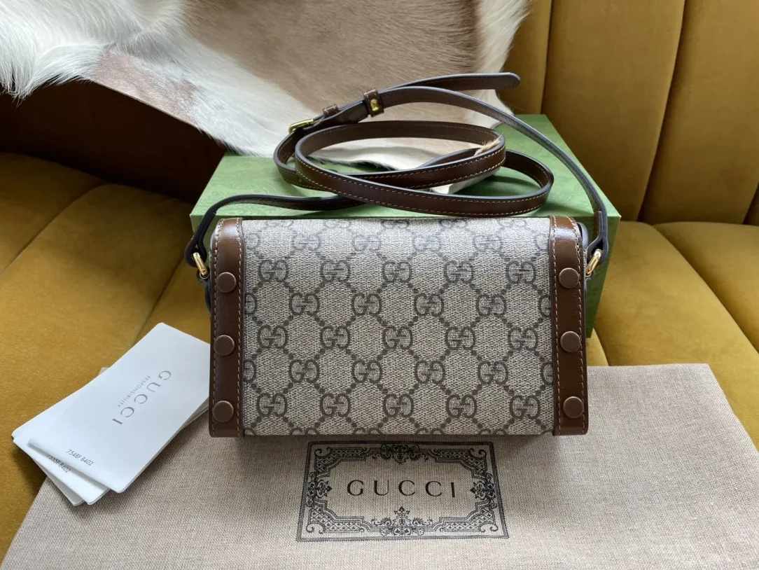 Gucci Childrens Horsebit 1955 Mini Bag in Beige Gold Hardware Gucci Childrens Horsebit 1955 Mini Bag in Beige Gold Hardware