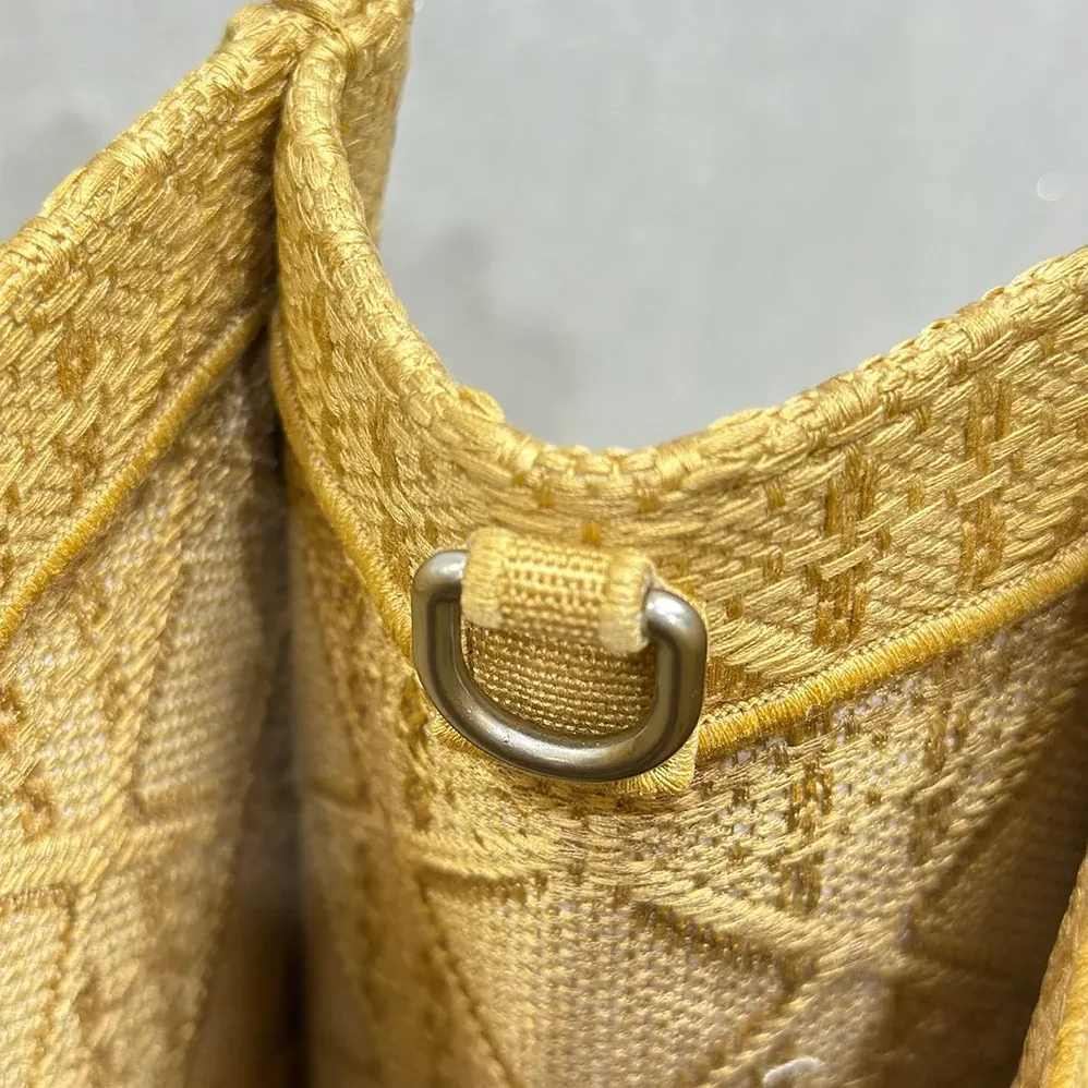 Dior Large Dior Book Tote Natural Raffia for Women in Effect Cannage Embroidery
