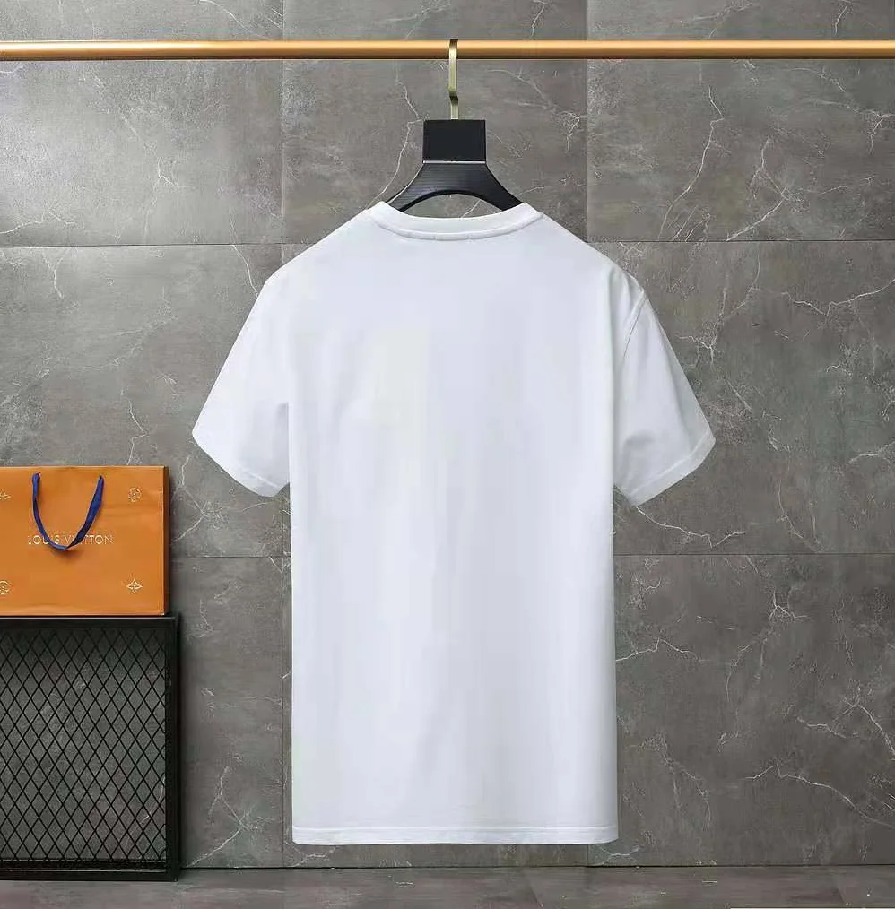 Burberry Globe Graphic Print Cotton Oversized T-shirt for Men in White Burberry Globe Graphic Print Cotton Oversized T-shirt for Men in White