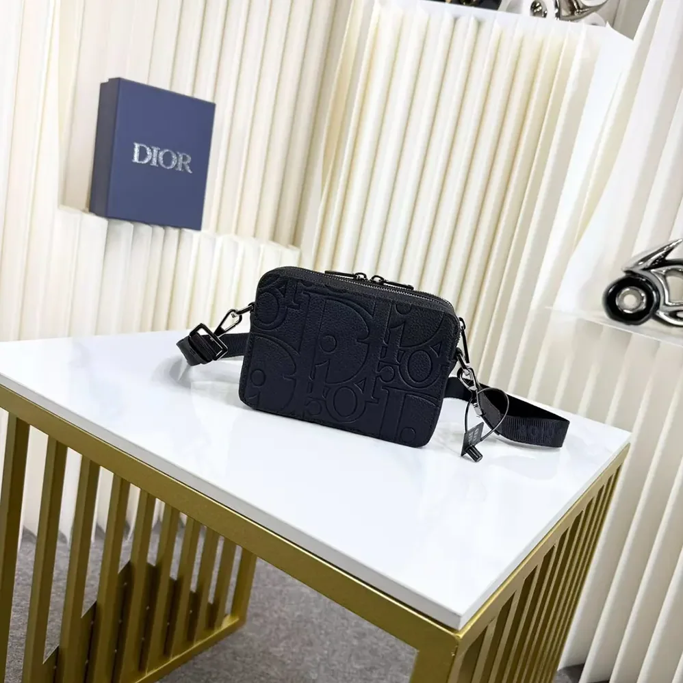 Dior Zipped Pouch with Strap Black Dior Gravity Leather for Men Dior Zipped Pouch with Strap Black Dior Gravity Leather for Men