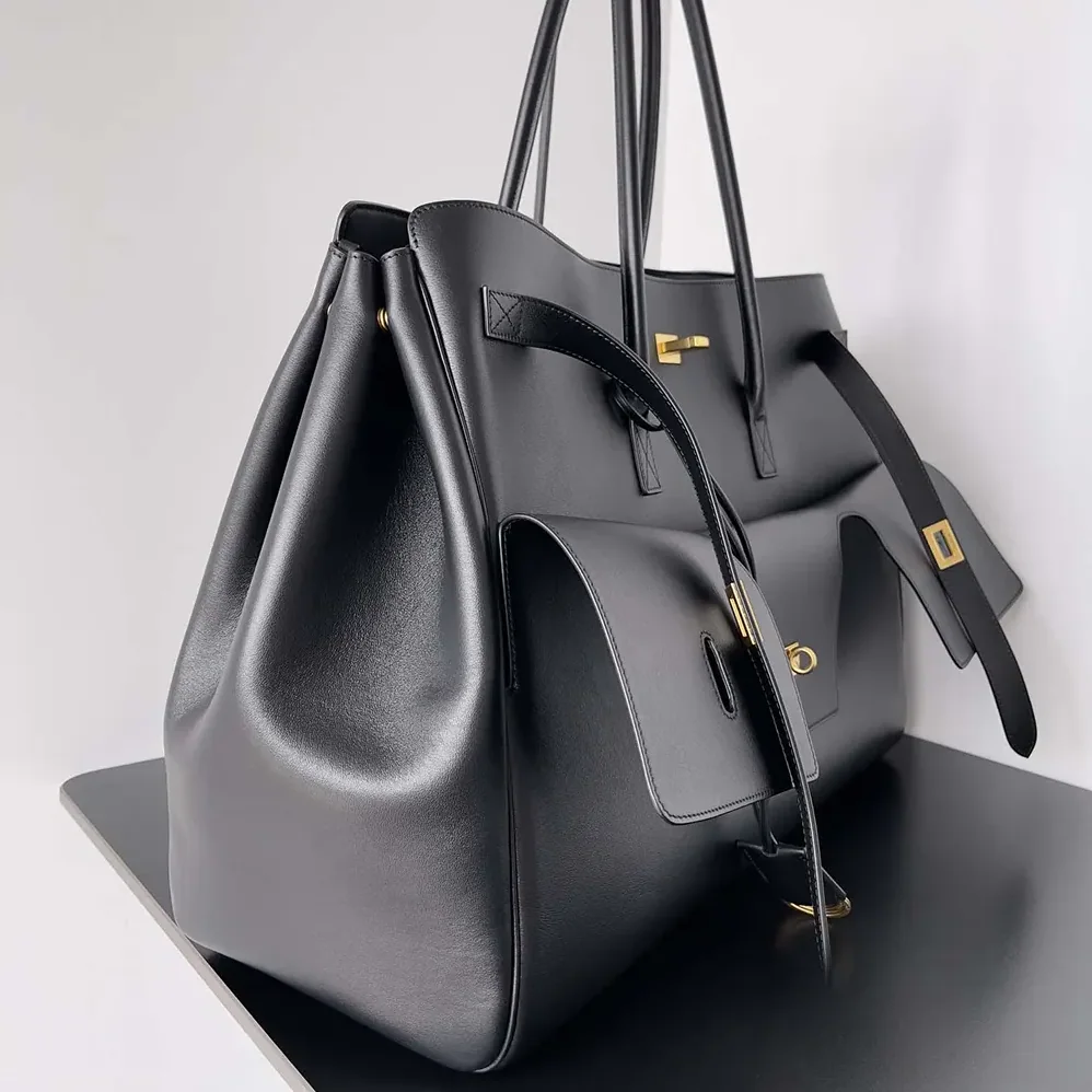 Balenciaga Bel Air XL Carry All Bag in Black Smooth Calfskin for Women in Gold Balenciaga Bel Air XL Carry All Bag in Black Smooth Calfskin for Women in Gold