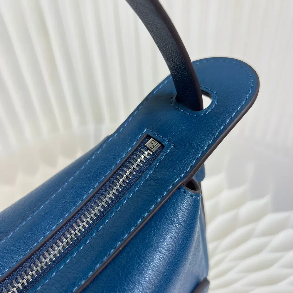 Fendi Simply Fendi Mini Blue Leather Mini for Unisex in bag
