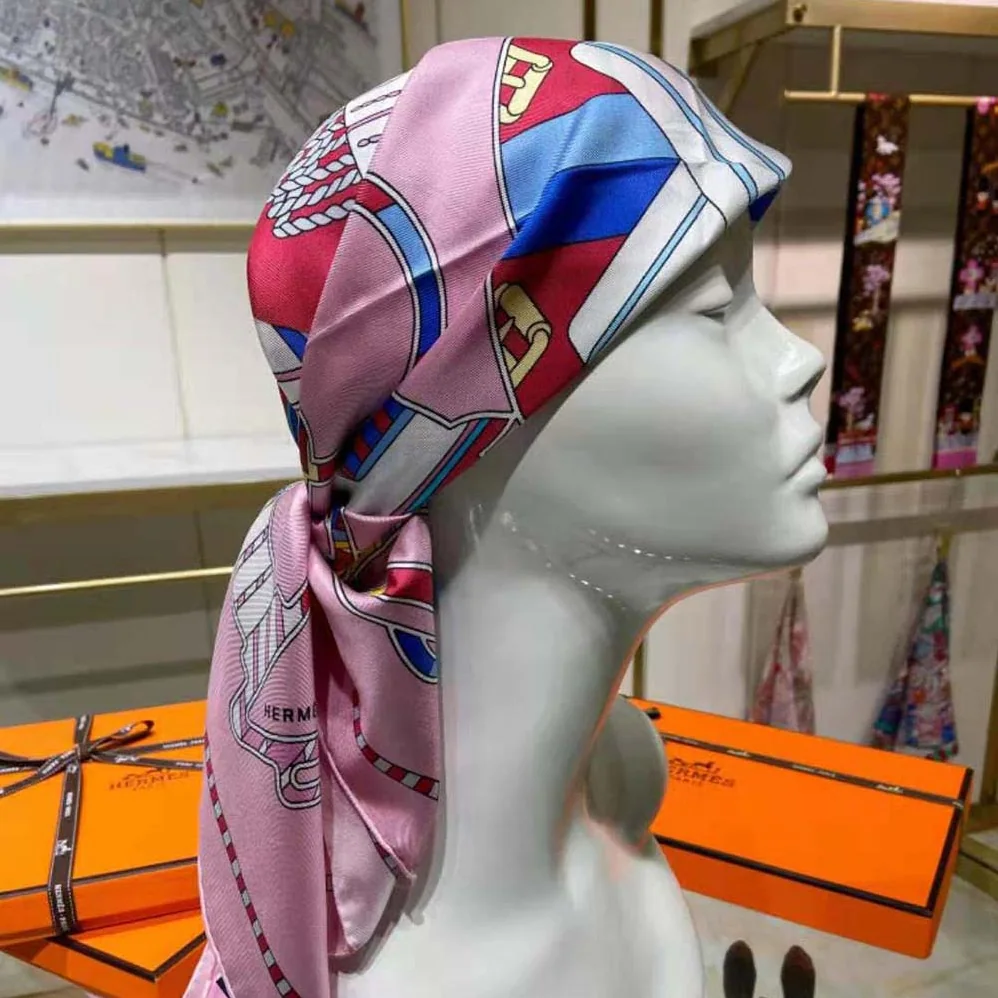 Hermes Tatersale En Zigzag Scarf 45 in Silk Twill for Women in Pink Hermes Tatersale En Zigzag Scarf 45 in Silk Twill for Women in Pink