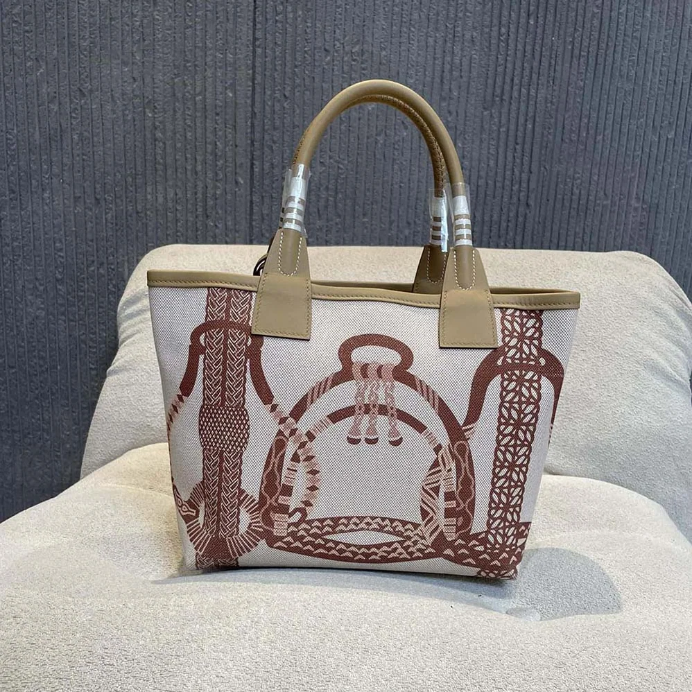 Hermes Steeple 25 Ecru Tote Bag for Unisex in Brown Hermes Steeple 25 Ecru Tote Bag for Unisex in Brown