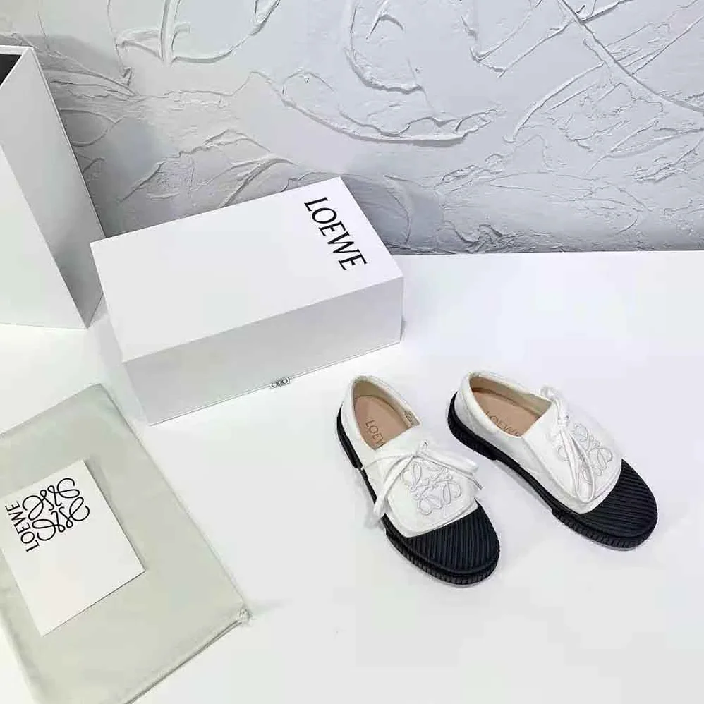 Loewe Anagram Flap Sneaker in Canvas for Women in White
