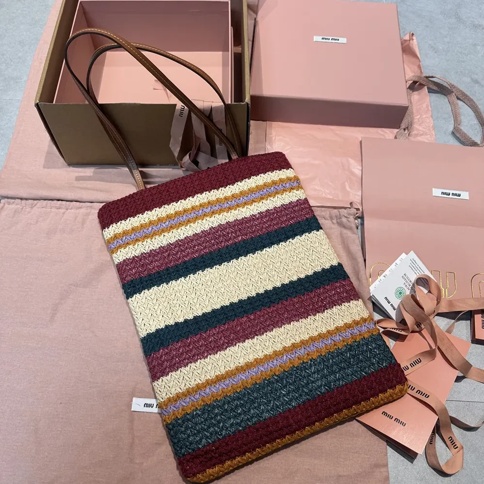 Miu Miu Raffia for Women in Effect Woven Tote Bag