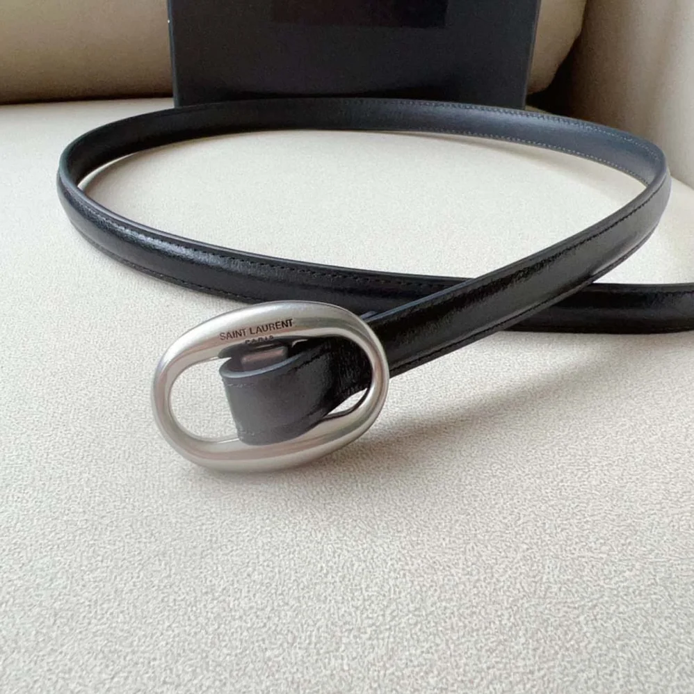Saint Laurent YSL Oval Buckle Thin Belt in Smooth Leather for Women