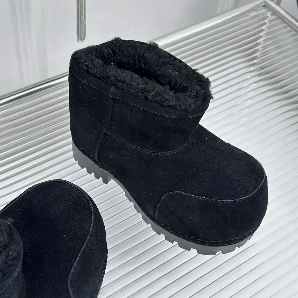 Balenciaga Alaska Fur Bootie in Black Split Calfskin and Synthetic Material for Unisex Balenciaga Alaska Fur Bootie in Black Split Calfskin and Synthetic Material for Unisex