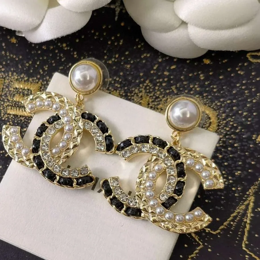 Chanel Pearl Stud Earrings White Chanel Pearl Stud Earrings White