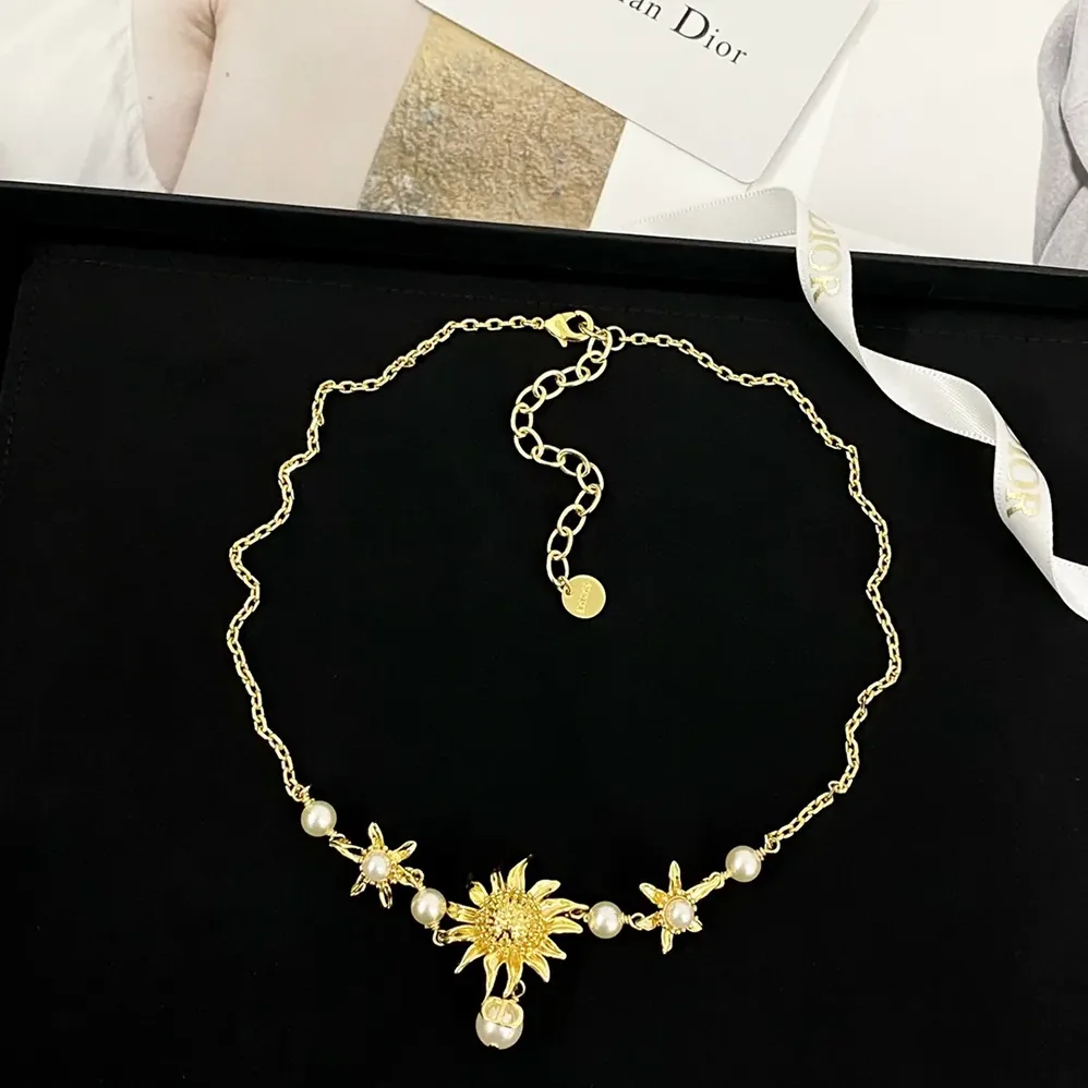 Dior Chardons Short Necklace Gold-Finish Metal and White Resin Pearls for Women Dior Chardons Short Necklace Gold-Finish Metal and White Resin Pearls for Women