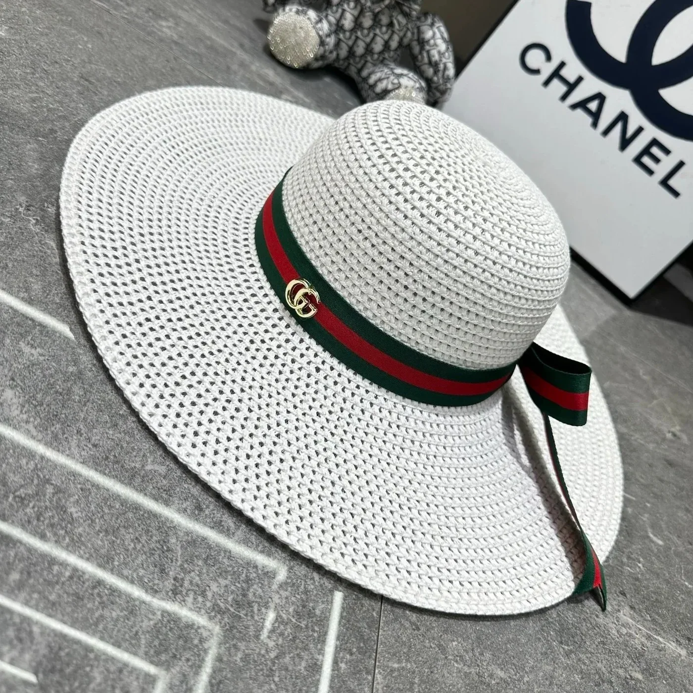 Gucci Ribbon Band Straw Fedora Hat White Straw