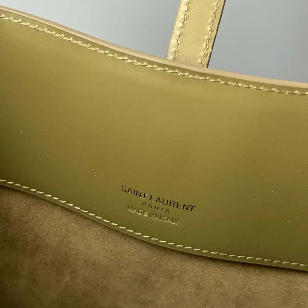 Saint Laurent YSL Le 37 in Shiny Leather for Women in Dark Green Saint Laurent YSL Le 37 in Shiny Leather for Women in Dark Green