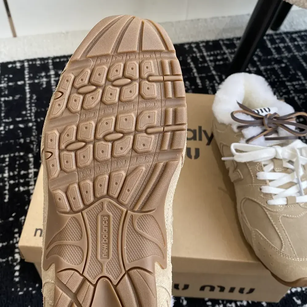 Miu Miu New Balance X Miu Miu 530 SL Bleached Leather Sneakers for Women Miu Miu New Balance X Miu Miu 530 SL Bleached Leather Sneakers for Women