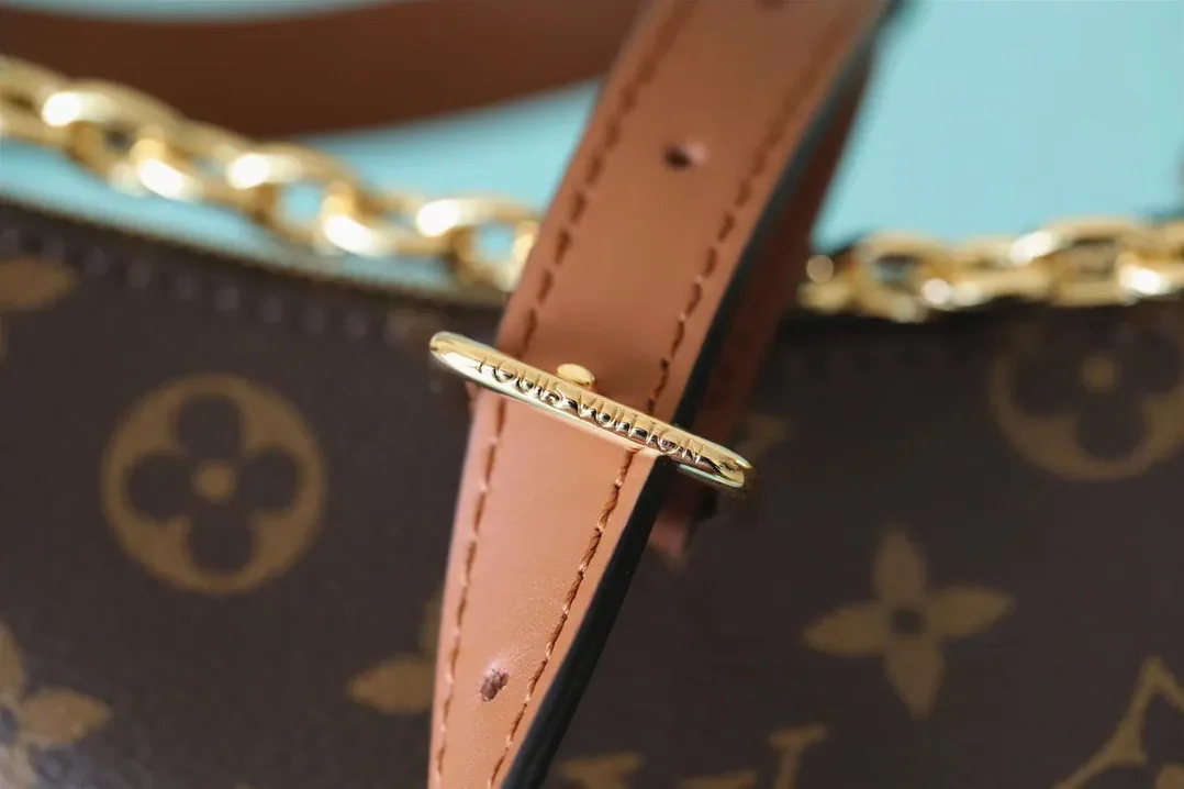 Louis Vuitton Loop Monogram Canvas By Nicolas Ghesquiere Louis Vuitton Loop Monogram Canvas By Nicolas Ghesquiere