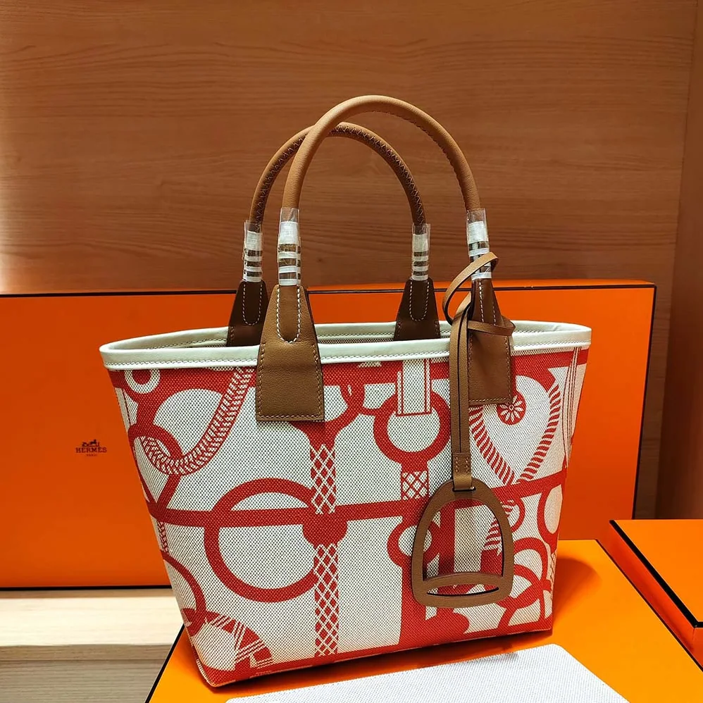 Hermes Steeple 25 Ecru Tote Bag for Unisex in Orange