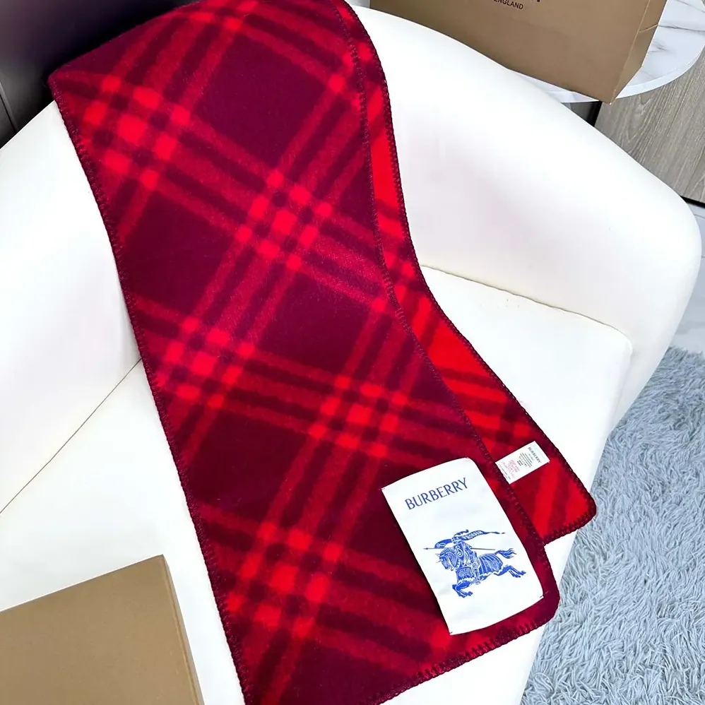 Burberry Check Wool Scarf for Unisex in Red