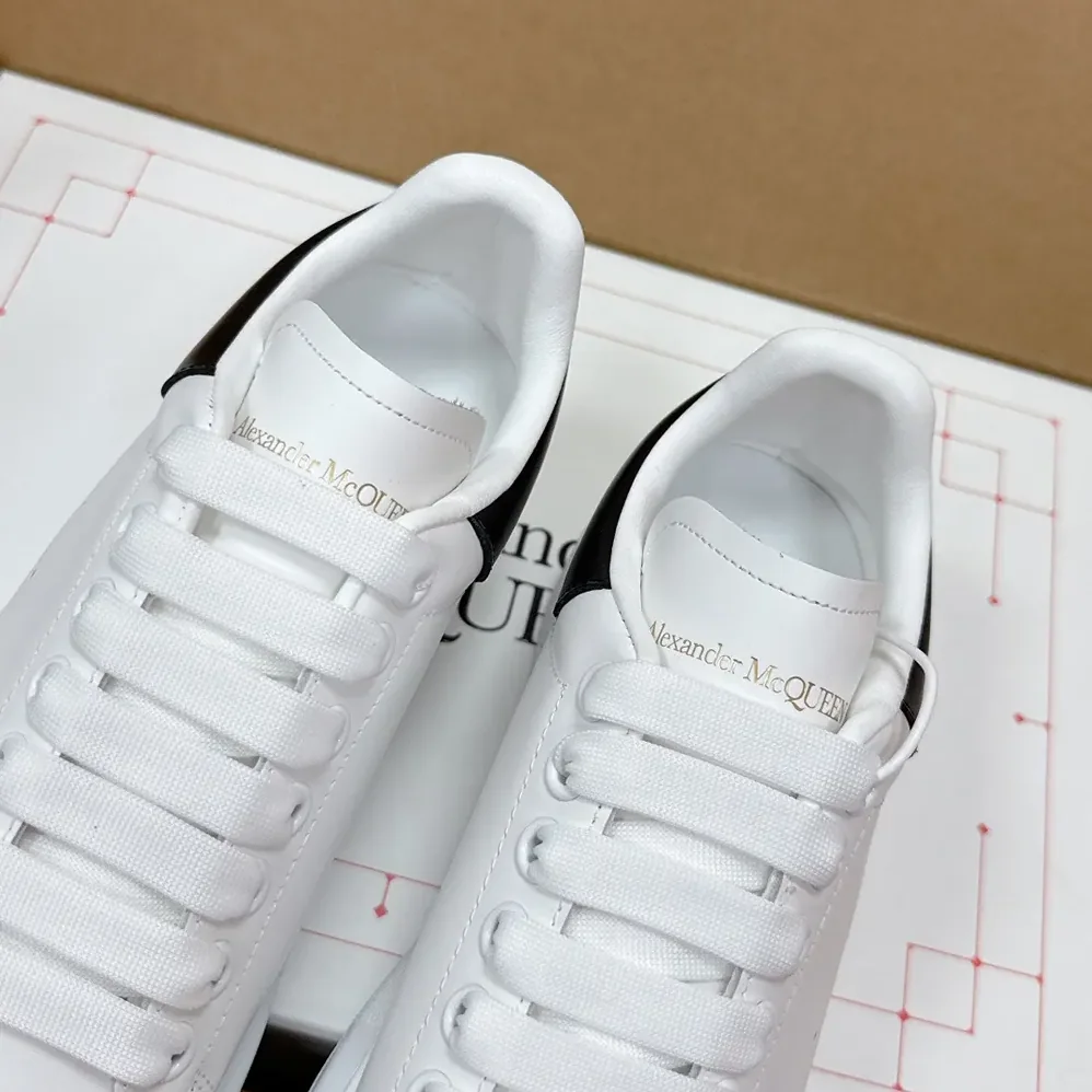 Alexander Mcqueen Oversized Sneaker in White for Unisex in Black