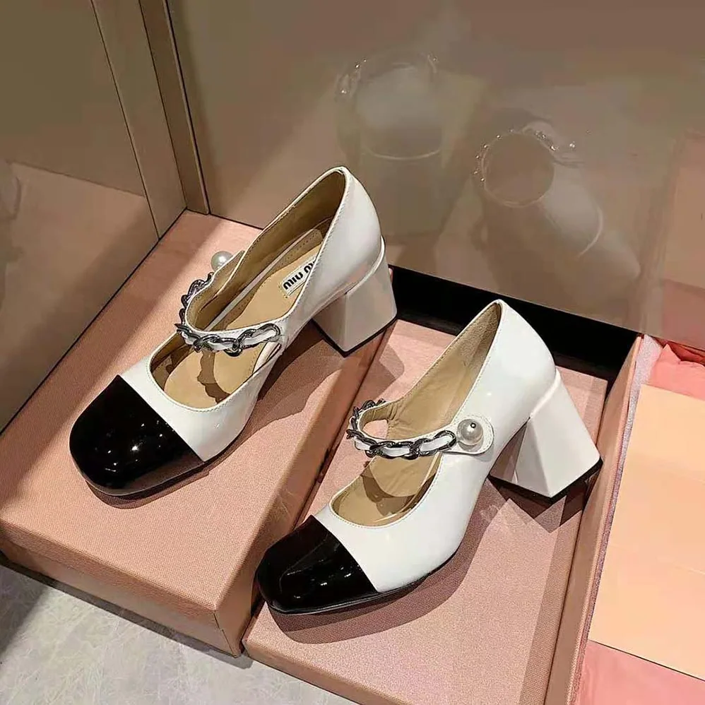 Miu Miu Patent Leather Pumps in 65 mm Heel for Women in White Miu Miu Patent Leather Pumps in 65 mm Heel for Women in White