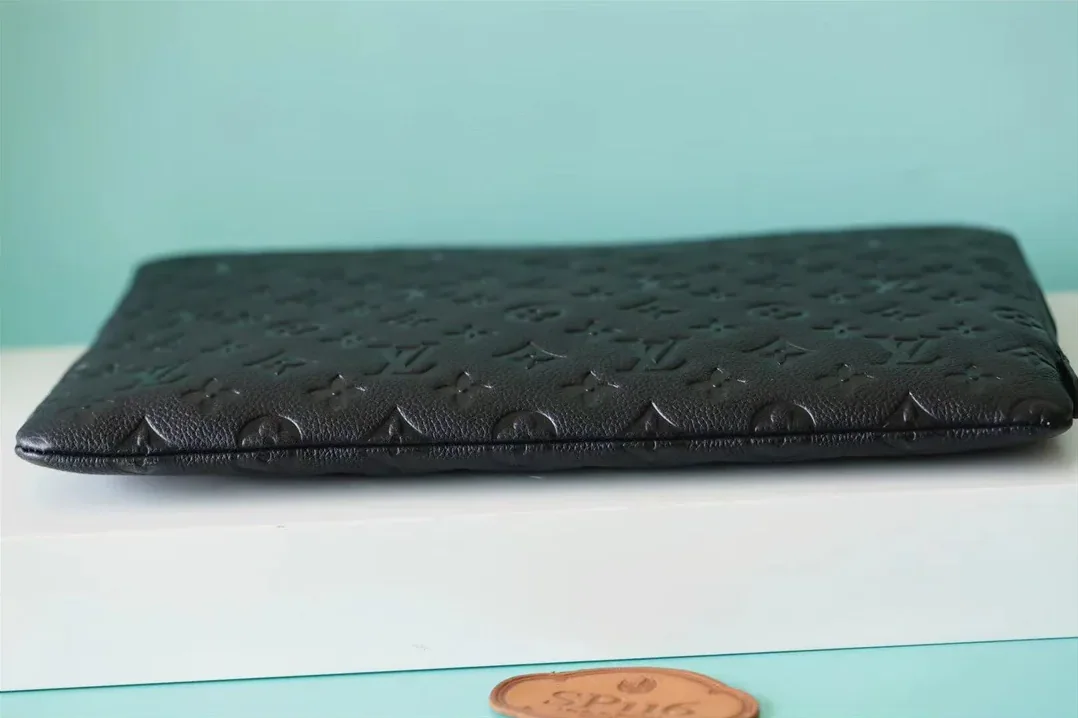 Louis Vuitton MM Etui De Voyage Taurillon Monogram