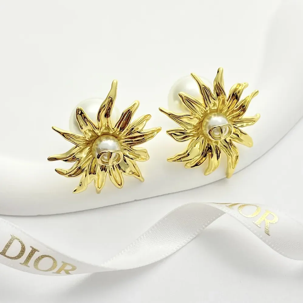 Dior Tribales Earrings Gold-Finish Metal and White Resin Pearls for Women Dior Tribales Earrings Gold-Finish Metal and White Resin Pearls for Women