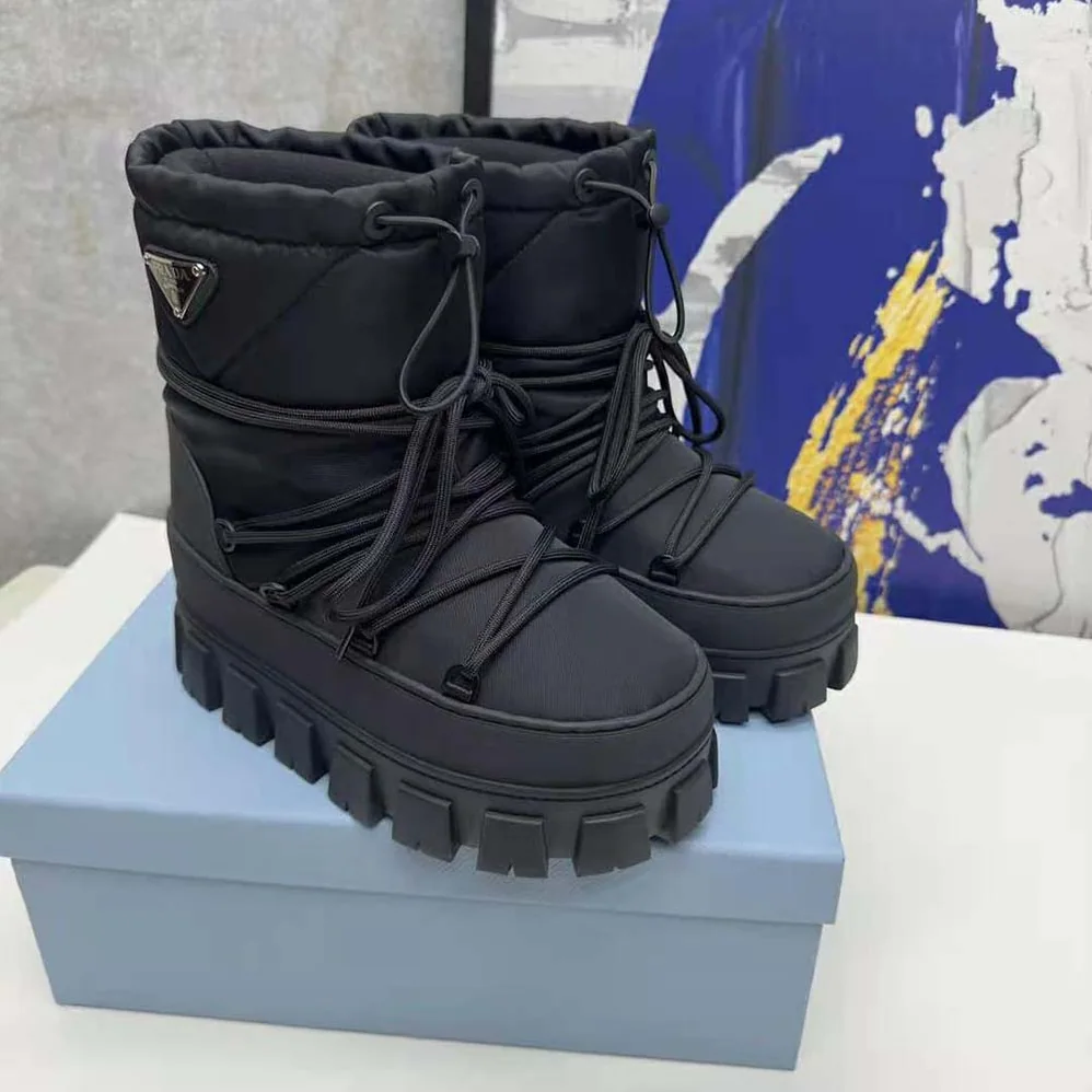 Prada Nylon Gabardine Après-ski Boots for Women in Black Prada Nylon Gabardine Après-ski Boots for Women in Black