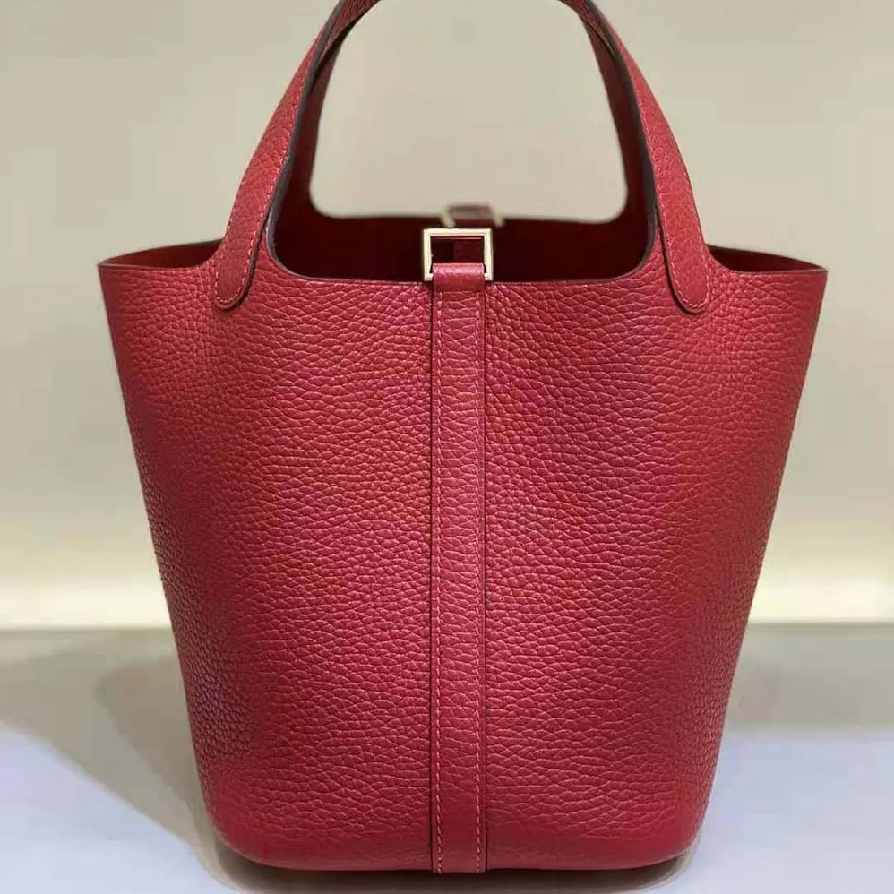 Hermes Picotin Lock 18cm in Clémence leather for Women in Red Hermes Picotin Lock 18cm in Clémence leather for Women in Red