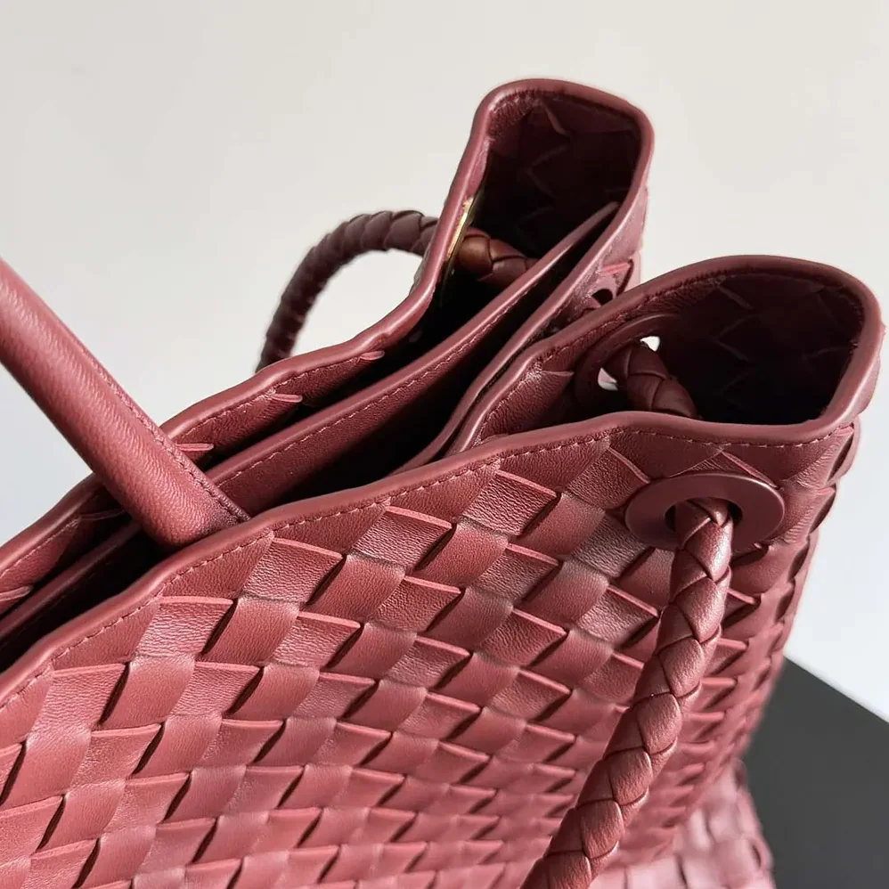 Bottega Veneta Large Andiamo in Lambskin Leather for Women in Dark Red