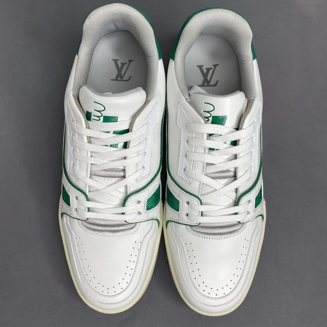 Louis Vuitton Trainer Sneaker Mix Of Materials White in Green