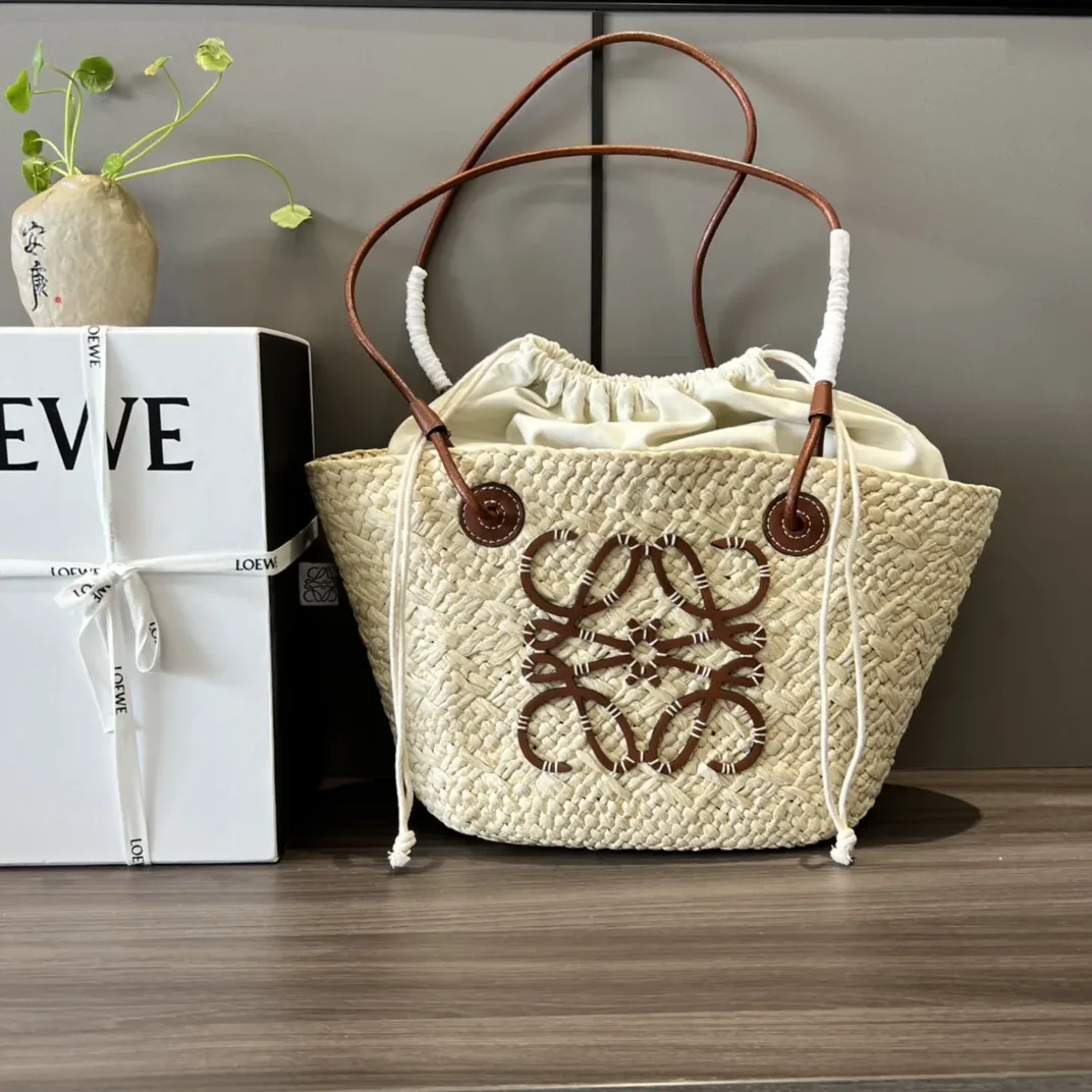 Small Anagram Basket Bag Beige/Brown / A223P65X01 Small Anagram Basket Bag Beige/Brown / A223P65X01