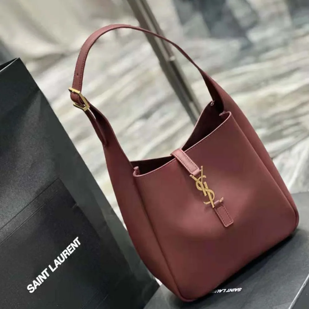 Saint Laurent YSL Le 5 à 7 Soft Small in Smooth Leather for Women in Maroon
