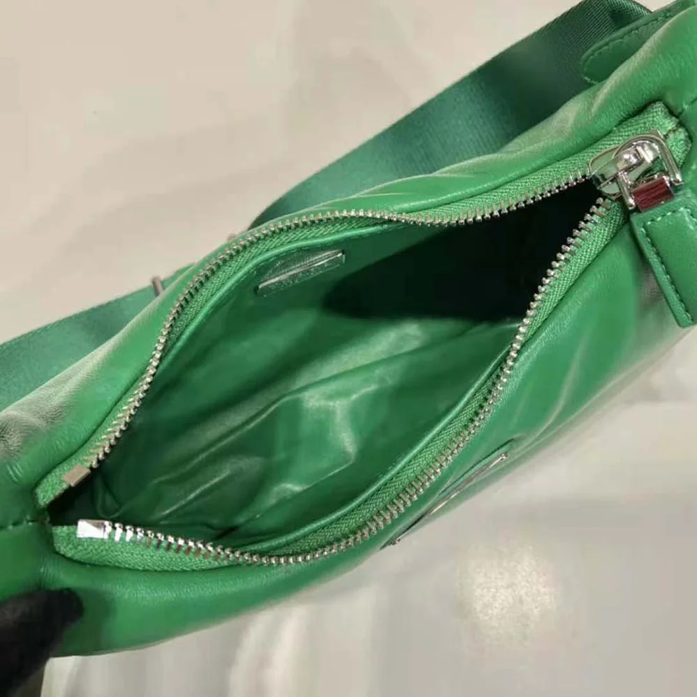 Prada Padded Nappa-Leather Prada Re-Edition 2005 Shoulder Bag for Women in Green Prada Padded Nappa-Leather Prada Re-Edition 2005 Shoulder Bag for Women in Green