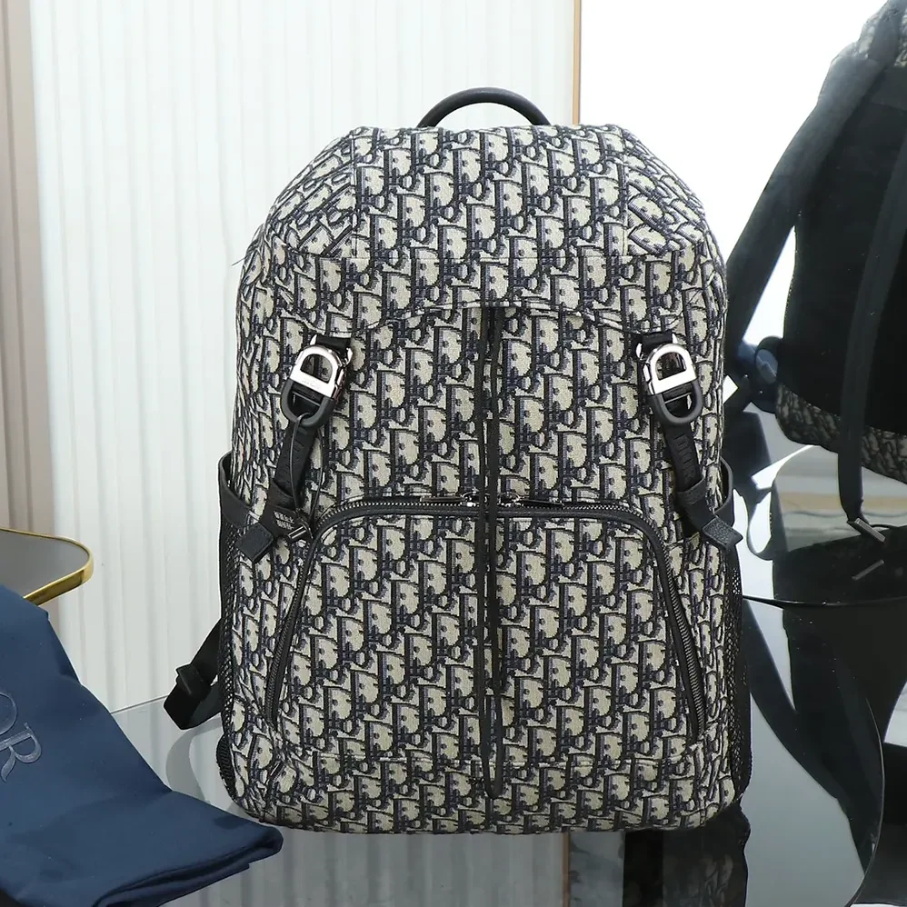 Dior Dior 8 Backpack with Flap Beige and Black Dior Oblique Jacquard for Men Dior Dior 8 Backpack with Flap Beige and Black Dior Oblique Jacquard for Men