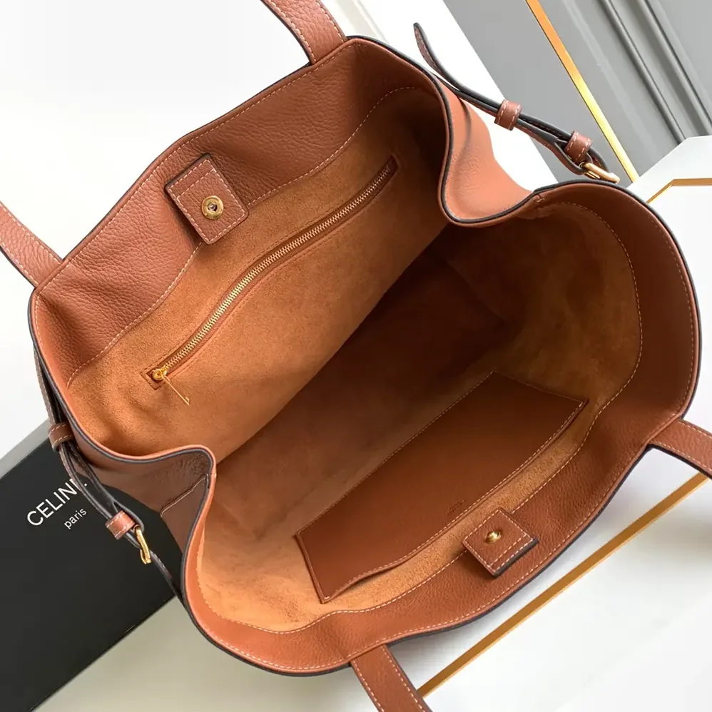 Celine Medium Cabas Anaïs Cuir Triomphe in Grained Calfskin for Women in Tan Celine Medium Cabas Anaïs Cuir Triomphe in Grained Calfskin for Women in Tan