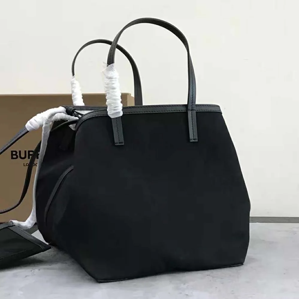 Burberry Medium Love Print Cotton Beach Tote for Women in Black