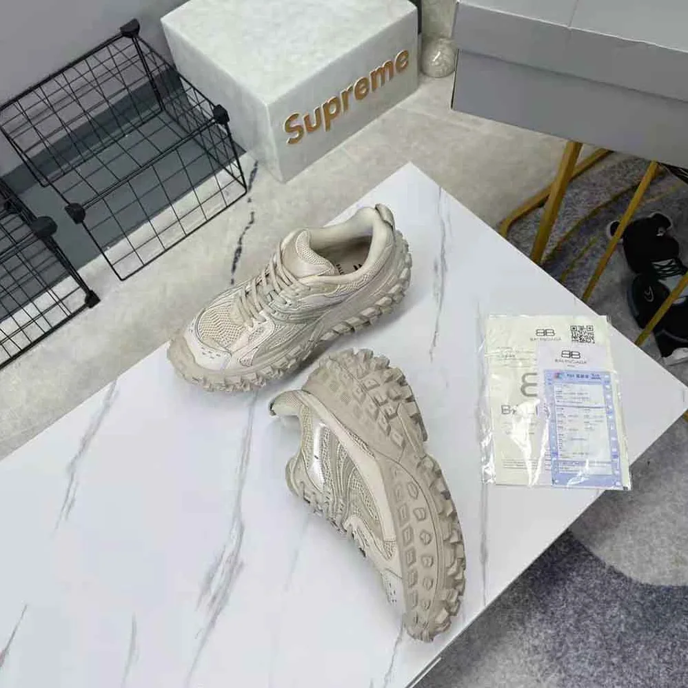 Balenciaga Defender Sneaker in Beige Mesh and Nylon for Unisex