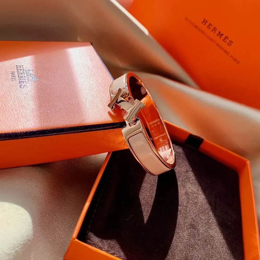 Hermes Clic H Bracelet for Unisex in Brown Hermes Clic H Bracelet for Unisex in Brown