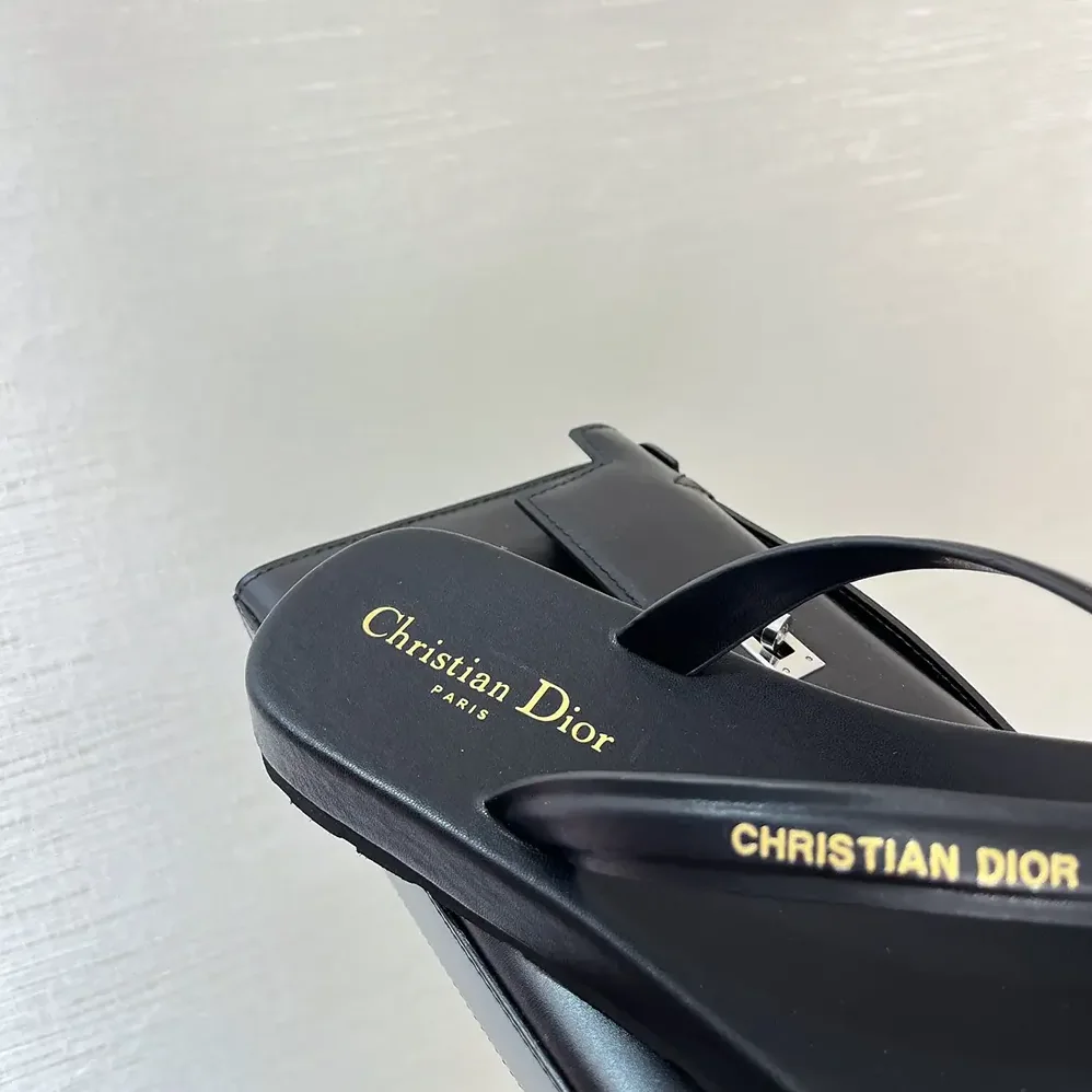 Dior Diorsea Thong Sandal Black Leather for Women in Effect Fabric Dior Diorsea Thong Sandal Black Leather for Women in Effect Fabric