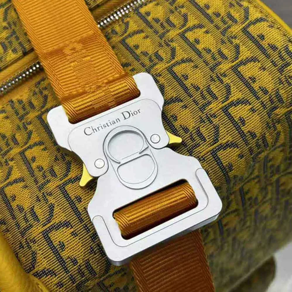 Dior Lingot 22 Bag Gold for Men in Tone Dior Oblique Jacquard Dior Lingot 22 Bag Gold for Men in Tone Dior Oblique Jacquard