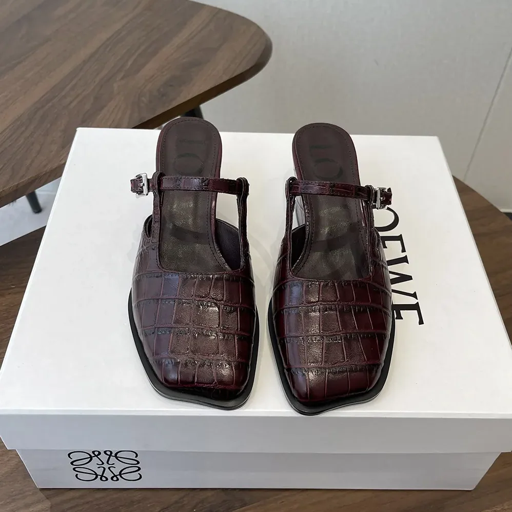 Loewe Onda Mule In Embossed Calfskin for Women Loewe Onda Mule In Embossed Calfskin for Women