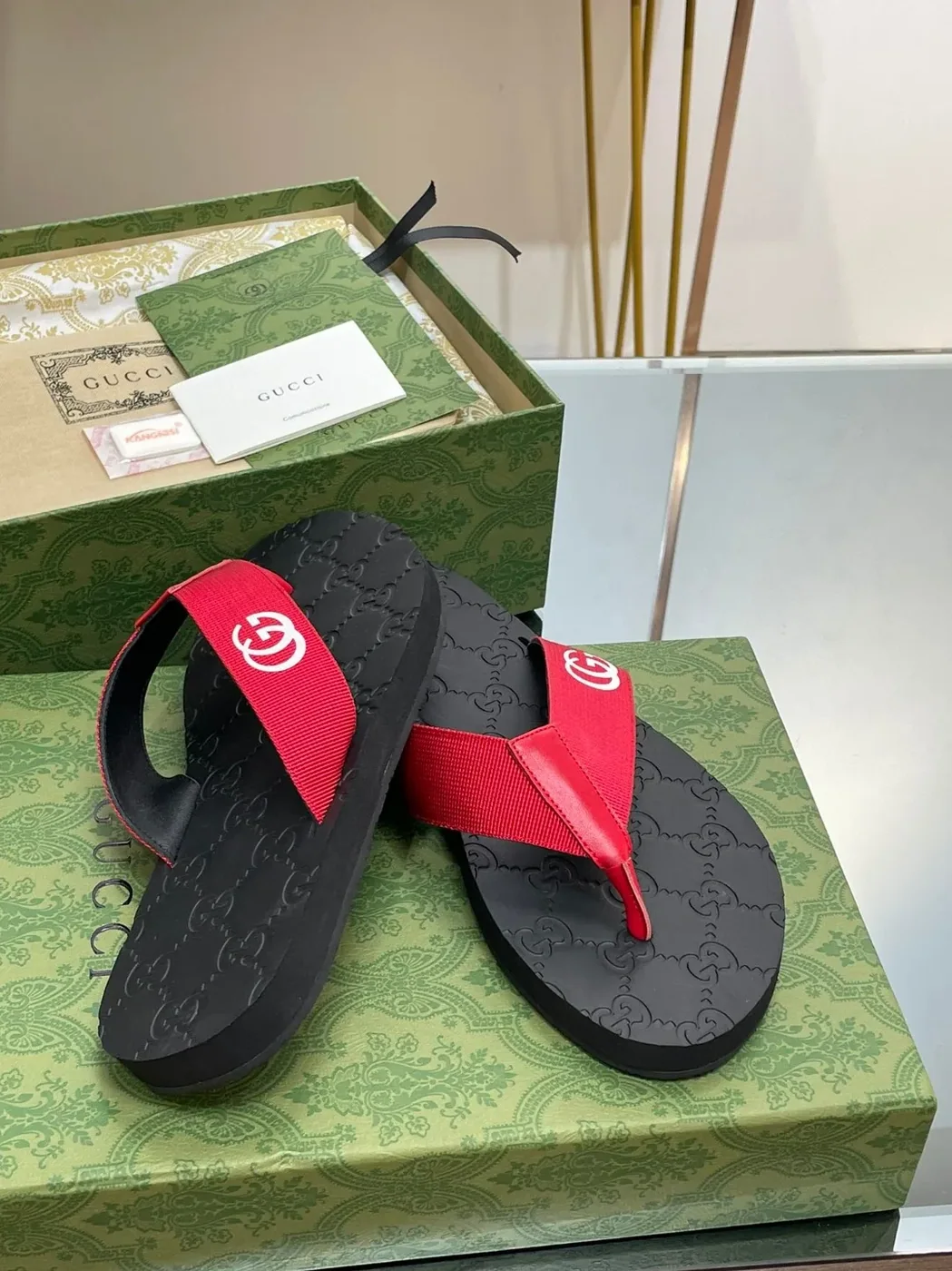 Gucci Thong Sandal Red