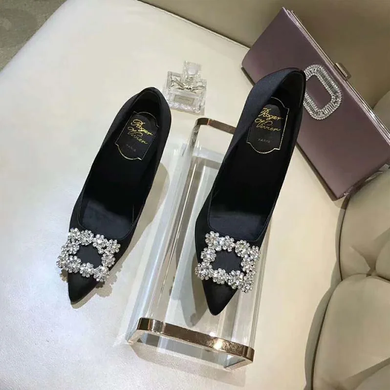 Roger Vivier Flower Strass Buckle Pumps 100mm Heel for Women in Black Roger Vivier Flower Strass Buckle Pumps 100mm Heel for Women in Black