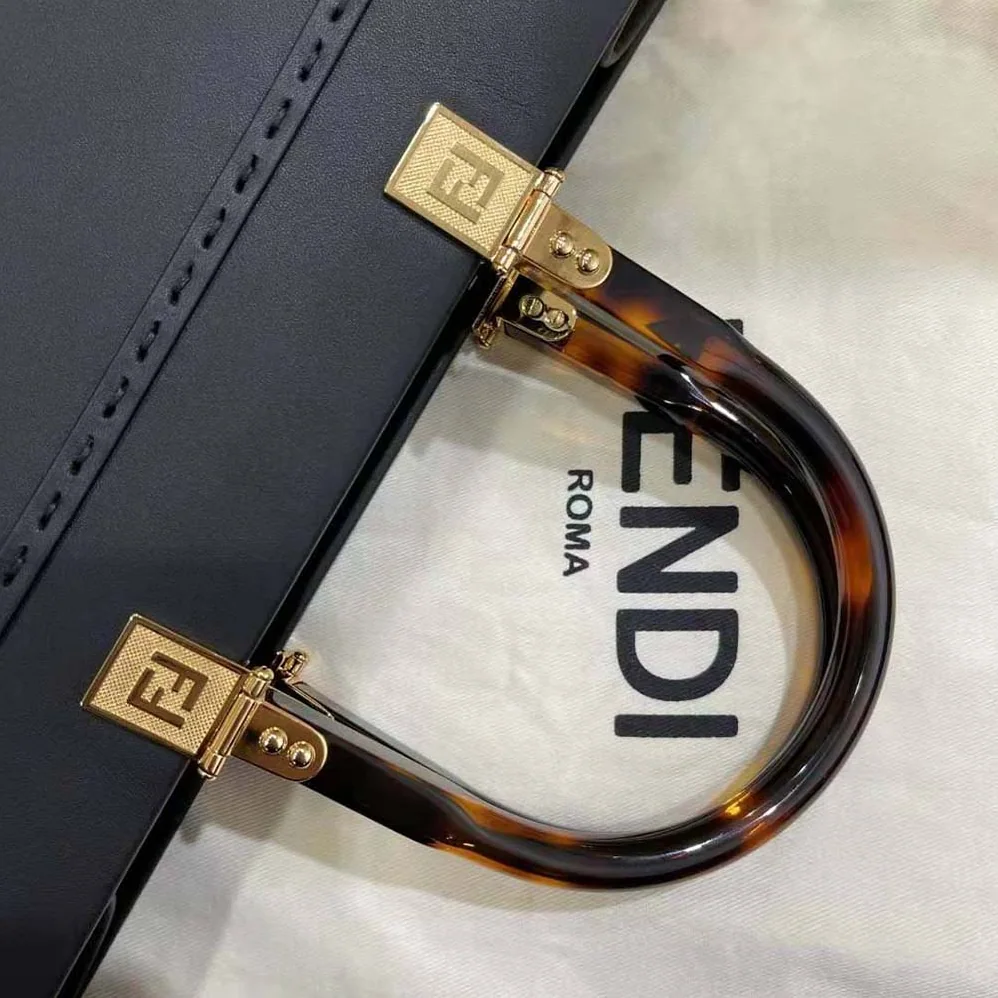 Fendi Sunshine Medium Leather Shopper for Women in Black Fendi Sunshine Medium Leather Shopper for Women in Black