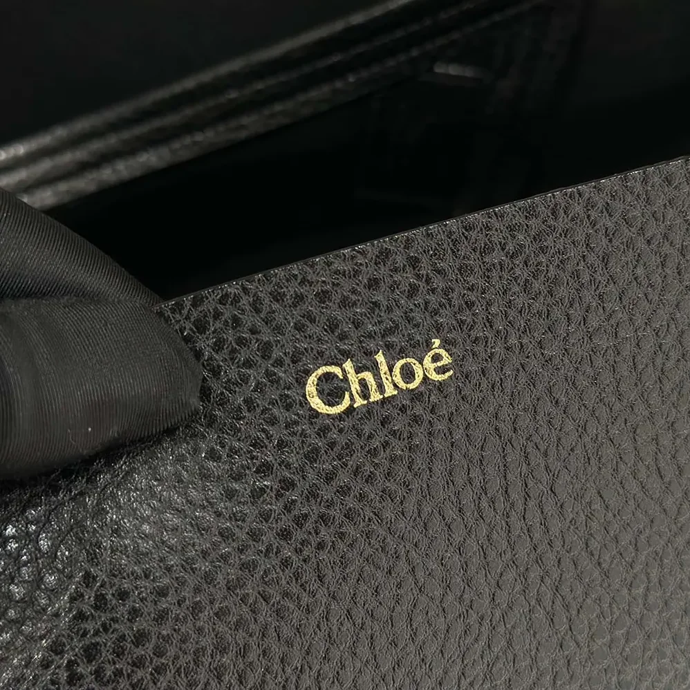 Chloe Large Chloé Spin Tote Bag in Grained Leather for Women in Black Chloe Large Chloé Spin Tote Bag in Grained Leather for Women in Black