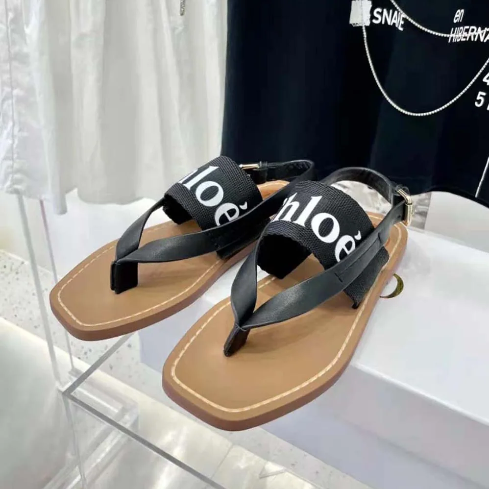 Chloe Woody Flat Sandal in Calfskin and Canvas for Women in Black