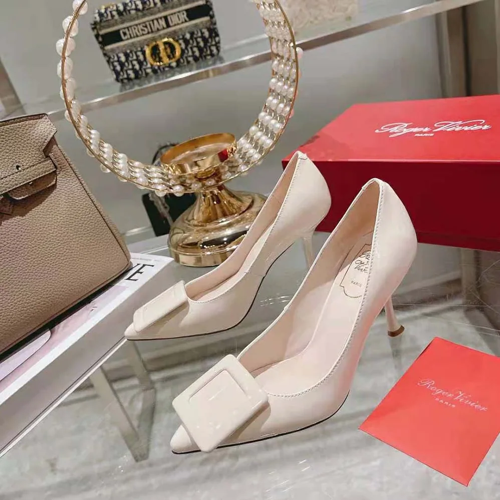 Roger Vivier Viv' In The City Pumps in Patent Leather for Women in White Roger Vivier Viv' In The City Pumps in Patent Leather for Women in White