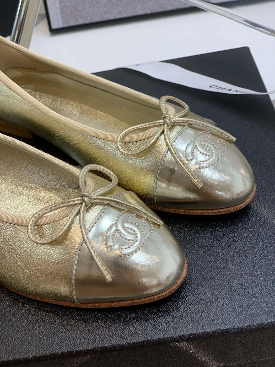 Chanel Ballet Flats Gold Chanel Ballet Flats Gold