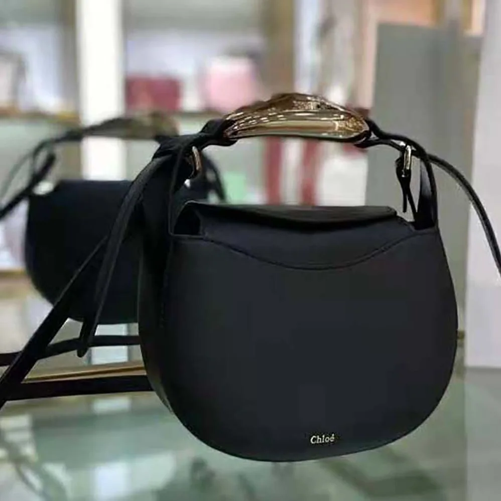 Chloe Kiss Small Purse in Small Grain Calfskin for Women in Black