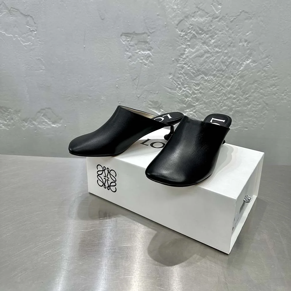Loewe Toy Mule in Goatskin for Women in Black Loewe Toy Mule in Goatskin for Women in Black