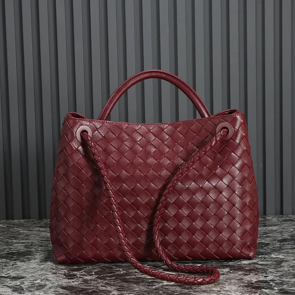 Bottega Veneta Medium Andiamo in Supple Intrecciato Leather for Women in Maroon Bottega Veneta Medium Andiamo in Supple Intrecciato Leather for Women in Maroon